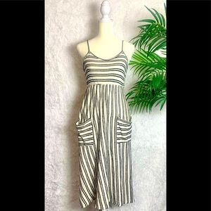 NWOT✨CAUTION TO THE WIND Striped Pocketed Dress